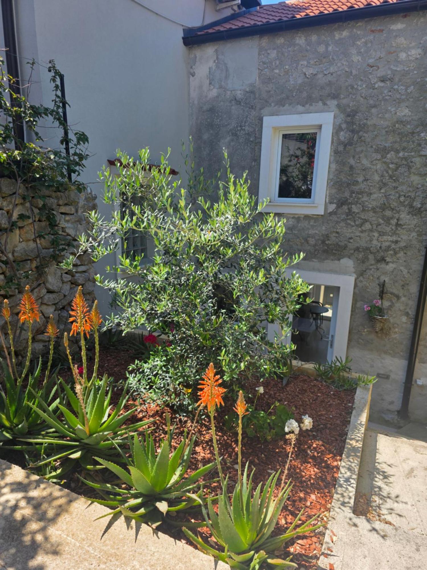 Castel Apartamento Mali Lošinj Exterior foto